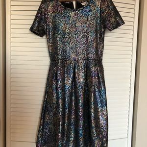 LuLaRoe Multicolor (shiny) dress with pockets!